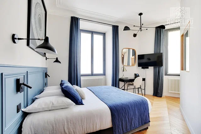 Schlafzimmer; tageslicht, moderner stil, holzboden