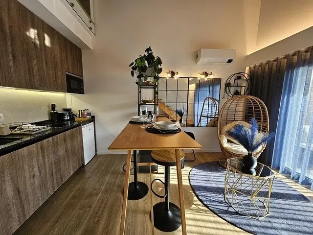 Cocina; electrodomésticos, luz natural, estilo moderno