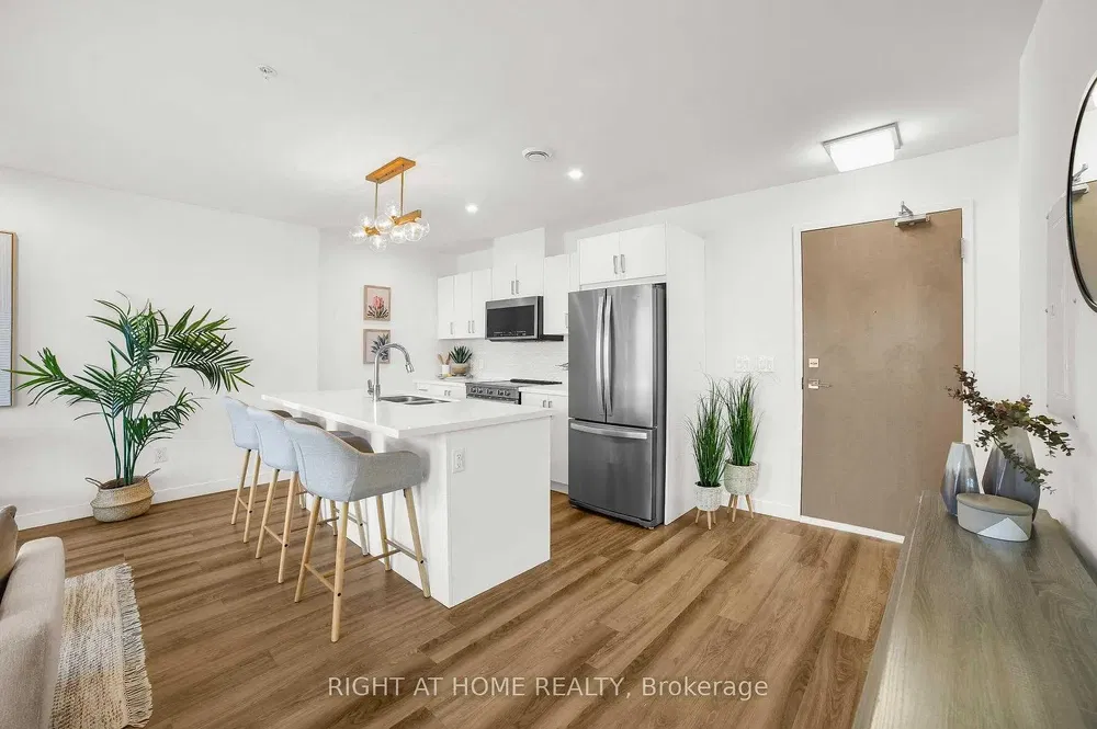 Küche; küchengeräte, tageslicht, moderner stil, holzboden