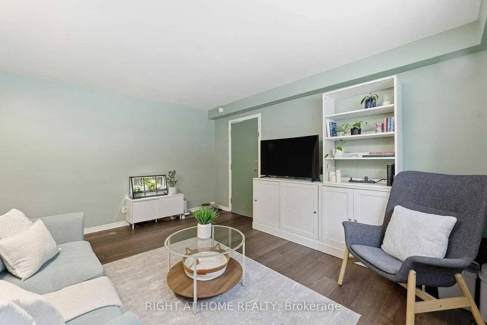 Oturma odası; doğal ışık, modern stil