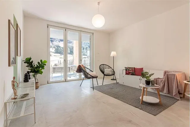 Wohnzimmer; blick, tageslicht, moderner stil, fliesenboden