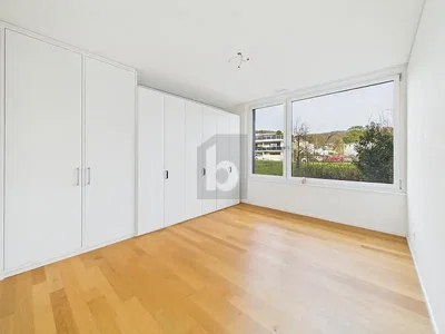 Schlafzimmer; blick, holzboden, tageslicht