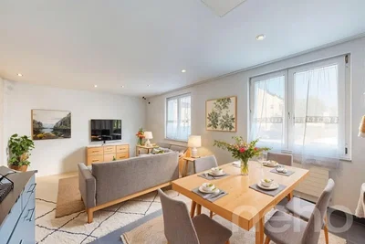 Oturma odası; doğal ışık, modern stil