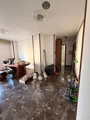 Остало; плочице, потребна реновација