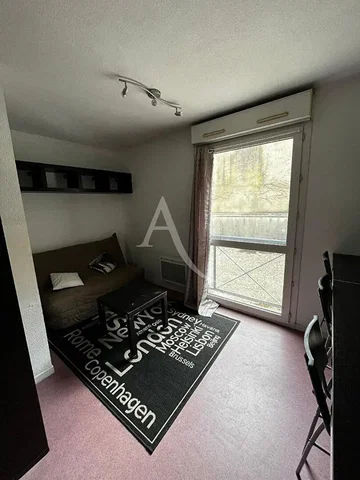 Salon; lumière naturelle, vue