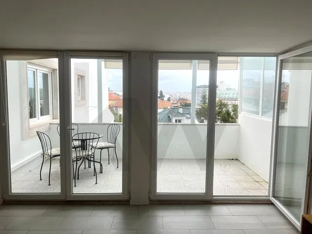 Terrasse; vue, carrelage, lumière naturelle