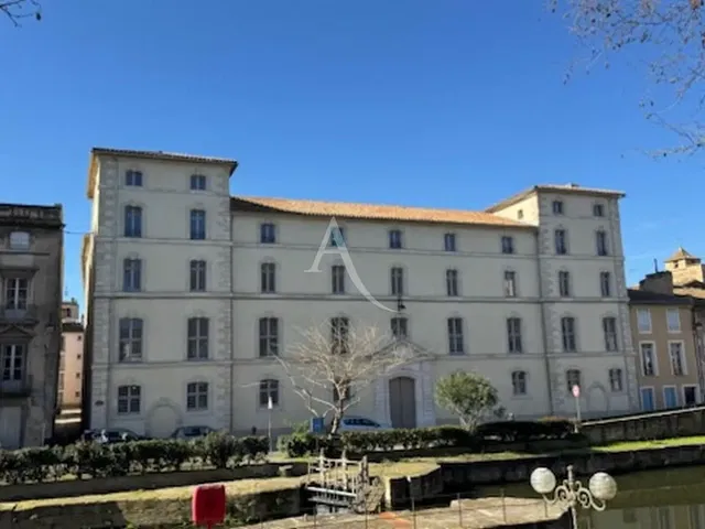 Kuća i okolina; pogled