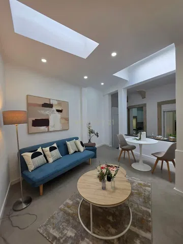 Soggiorno; luce naturale, stile moderno