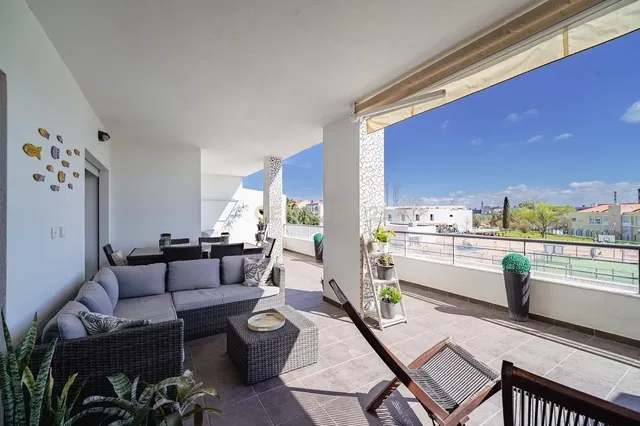 Terasa; výhled, přirozené světlo