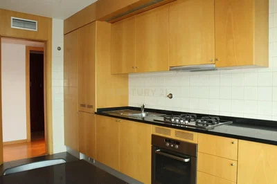 Küche; küchengeräte, fliesenboden