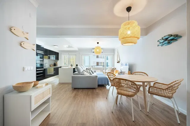 Obývací pokoj; moderní styl, přirozené světlo