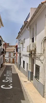 Dům a okolí; výhled