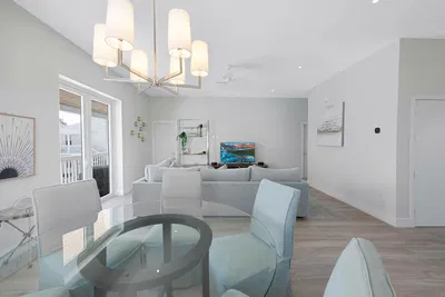 Dnevni boravak; prirodna svjetlost, moderan stil