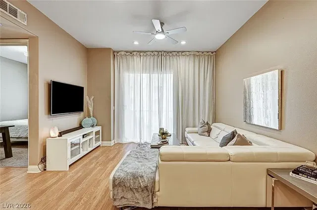 Living room; natural light, wood floor, modern style