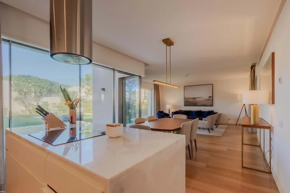 Küche; blick, moderner stil, holzboden, tageslicht