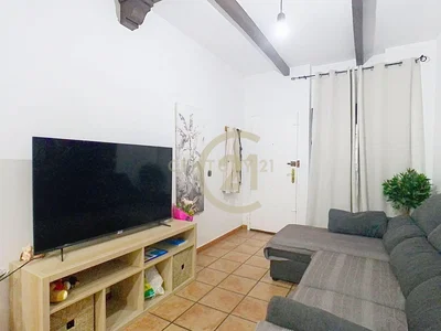 Obývací pokoj; dlažba, přirozené světlo