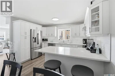 Küche; küchengeräte, blick, tageslicht, moderner stil, renoviert