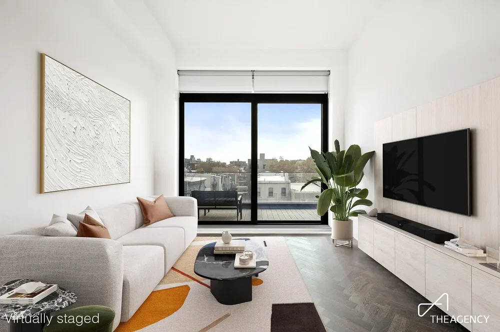 Obývací pokoj; výhled, přirozené světlo, moderní styl, dřevěná podlaha