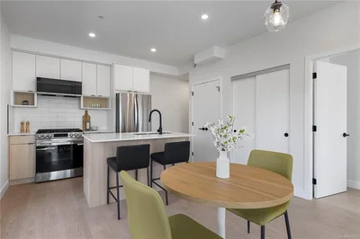 Mutfak; modern stil, tadilatlı, doğal ışık