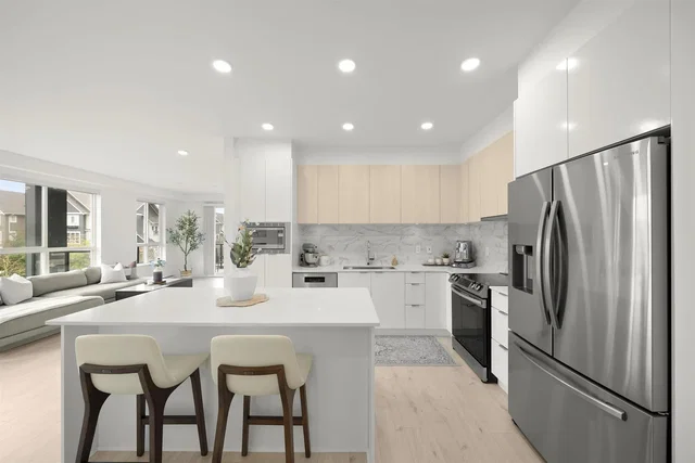 Cocina; electrodomésticos, luz natural, estilo moderno, suelo de madera