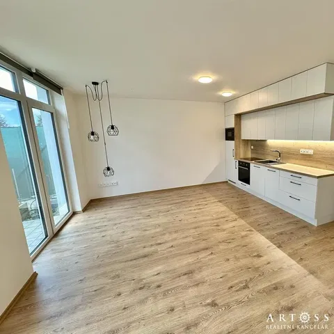 Küche; küchengeräte, tageslicht, moderner stil, holzboden