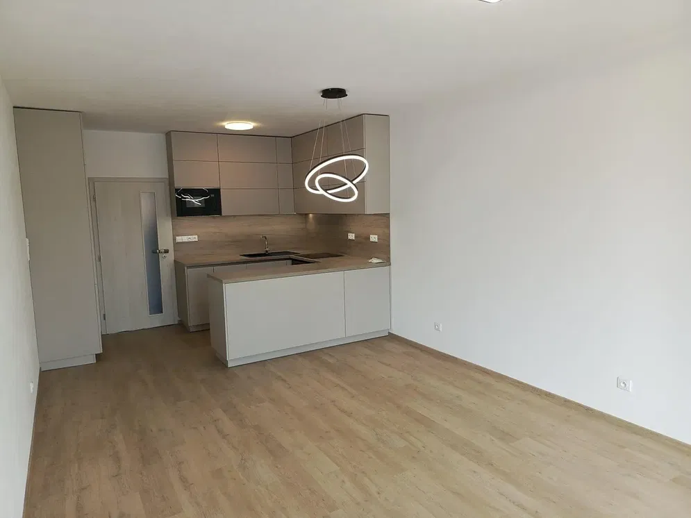 Küche; küchengeräte, renoviert, tageslicht