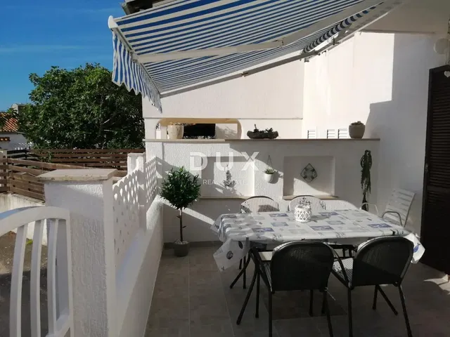 Terasa; výhled, přirozené světlo