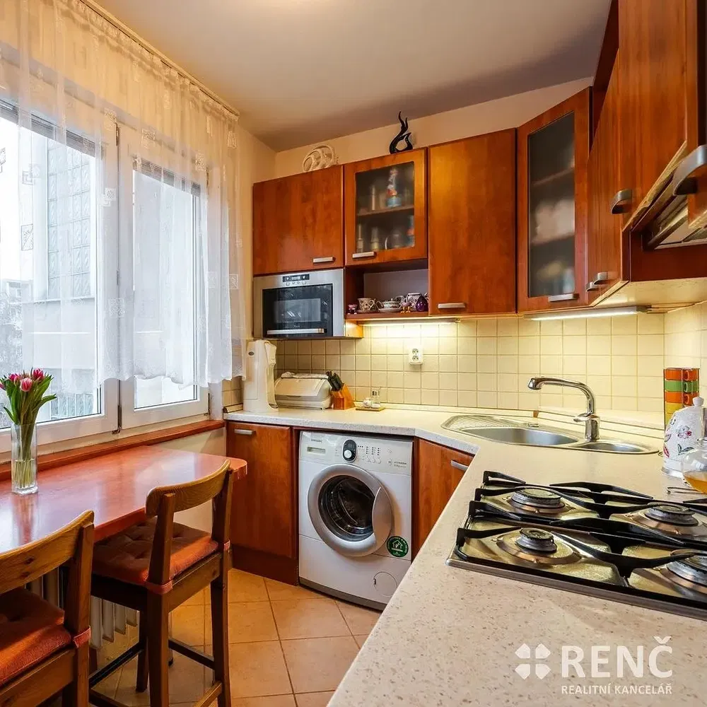 Keuken; keukenapparatuur, natuurlijk licht