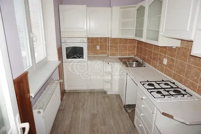 Кухиња; кухињски апарати, плочице