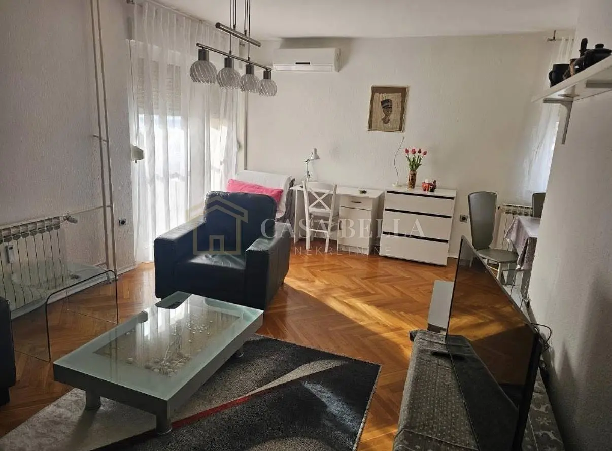 Wohnzimmer; tageslicht, moderner stil