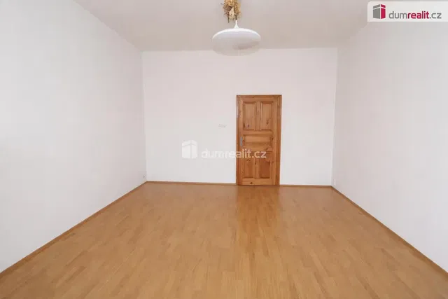 Chambre; parquet, lumière naturelle
