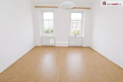 Wohnzimmer; blick, holzboden, tageslicht