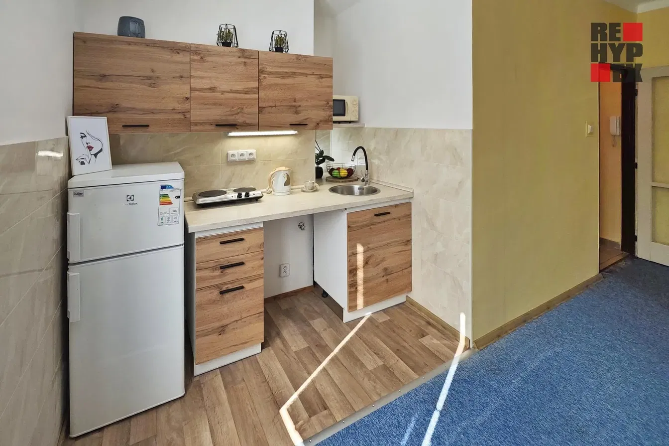 Cuisine; électroménager, carrelage, parquet