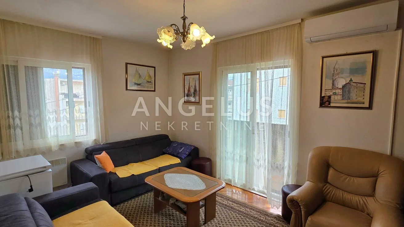 Soggiorno; vista, luce naturale, stile moderno