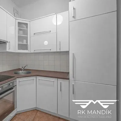 Kuchyně; kuchyňské spotřebiče, dlažba