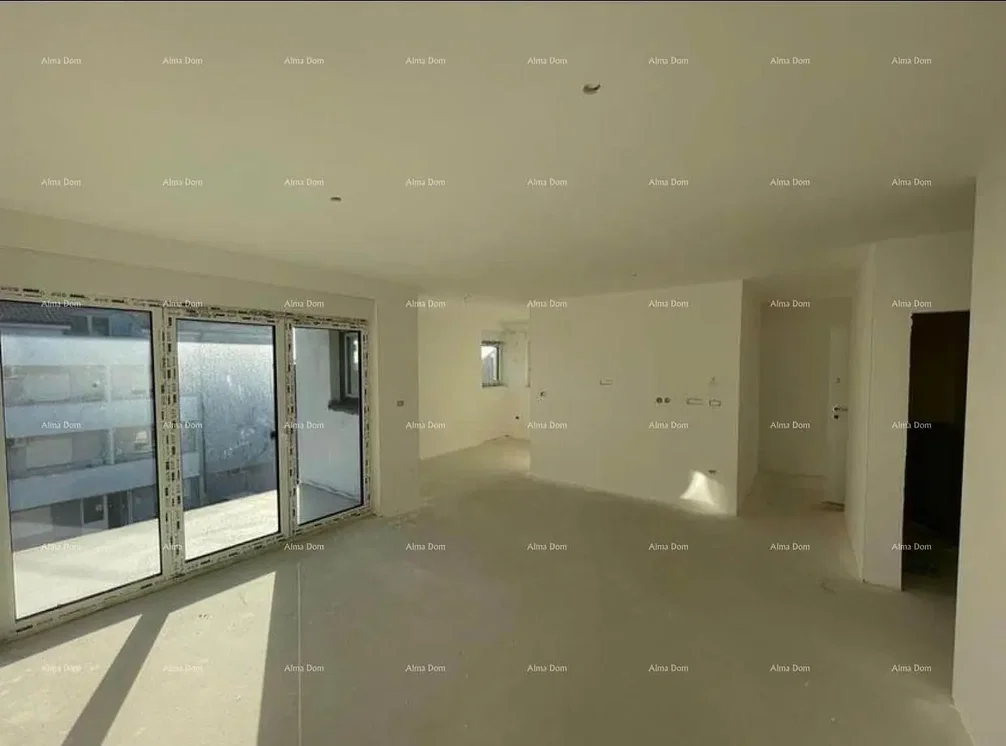 Obývací pokoj; přirozené světlo, nutná rekonstrukce, výhled