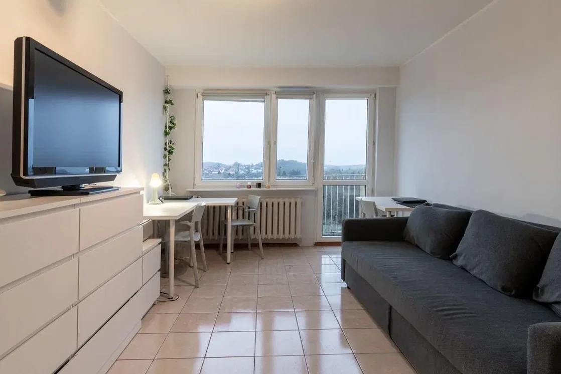 Wohnzimmer; fliesenboden, blick, tageslicht