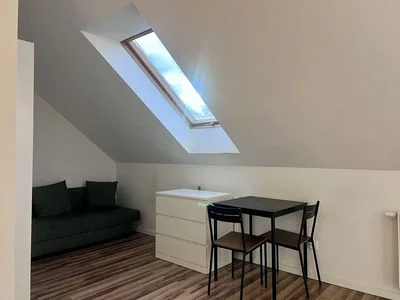 Chambre; parquet, lumière naturelle