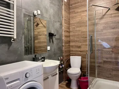 Salle de bain; carrelage, rénové, lumière naturelle, style moderne