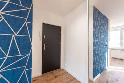 غرفة; أرضية خشبية, ضوء طبيعي, مجدد