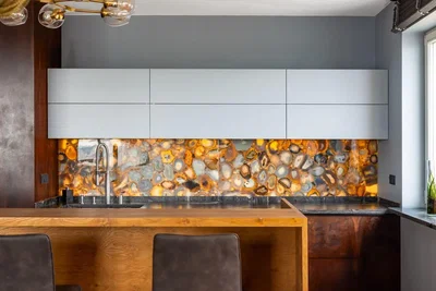 Mutfak; mutfak aletleri, ahşap zemin, fayans zemin, tadilatlı, doğal ışık, modern stil