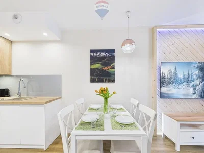 Cuisine; style moderne, lumière naturelle, parquet