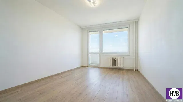 Schlafzimmer; blick, holzboden, tageslicht, renoviert