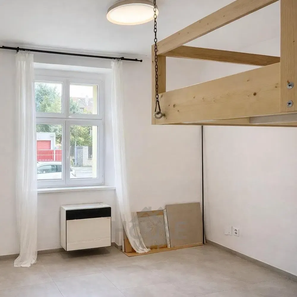 Schlafzimmer; blick, fliesenboden, tageslicht