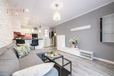 Oturma odası; modern stil, doğal ışık, ahşap zemin