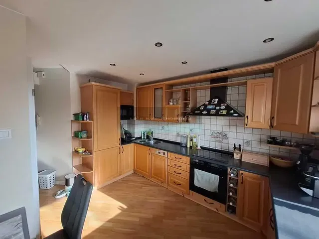 مطبخ; أجهزة المطبخ, ضوء طبيعي, أسلوب عصري