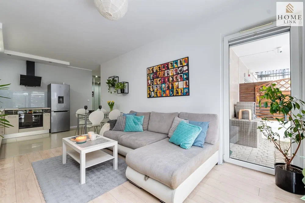 Salon; vue, parquet, lumière naturelle, style moderne