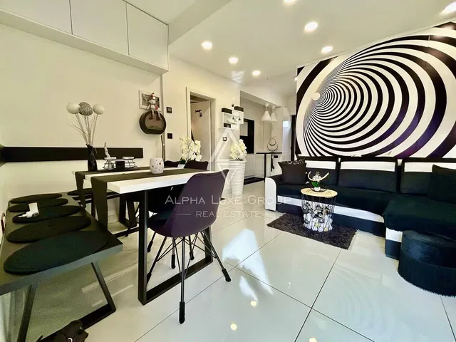 Living room; modern style, tile floor, natural light