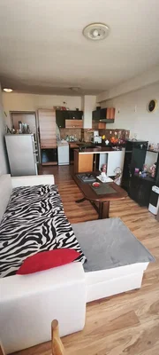 Wohnzimmer; holzboden, tageslicht