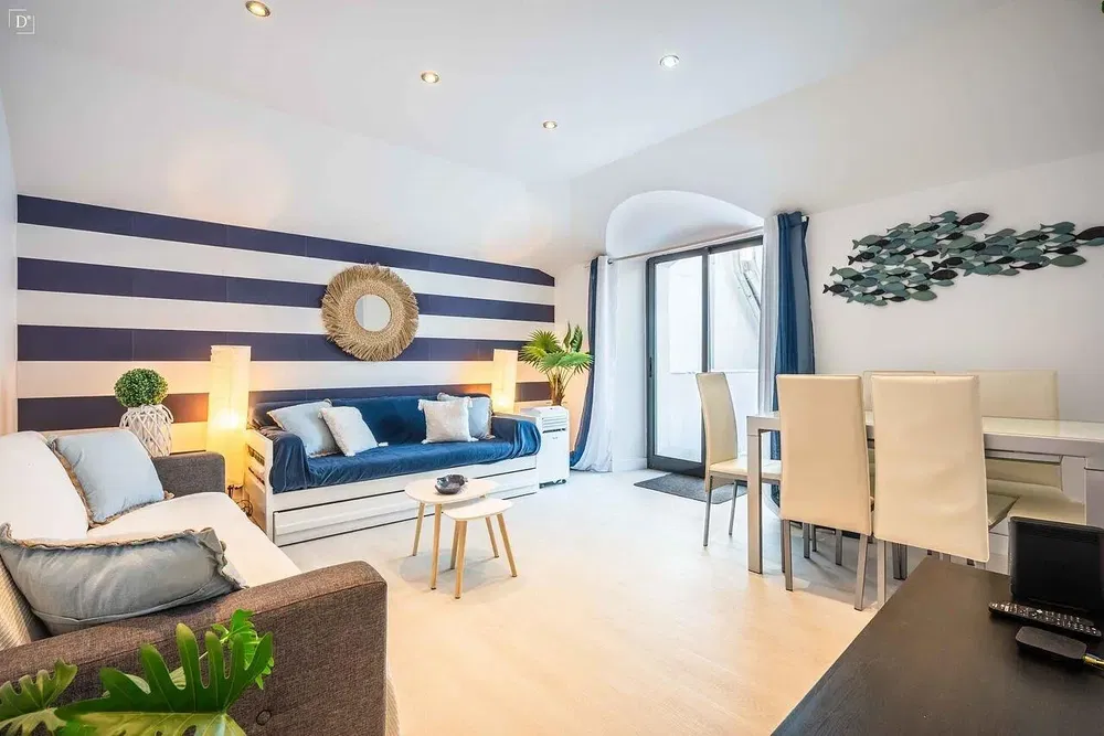 Dnevni boravak; prirodna svjetlost, moderan stil